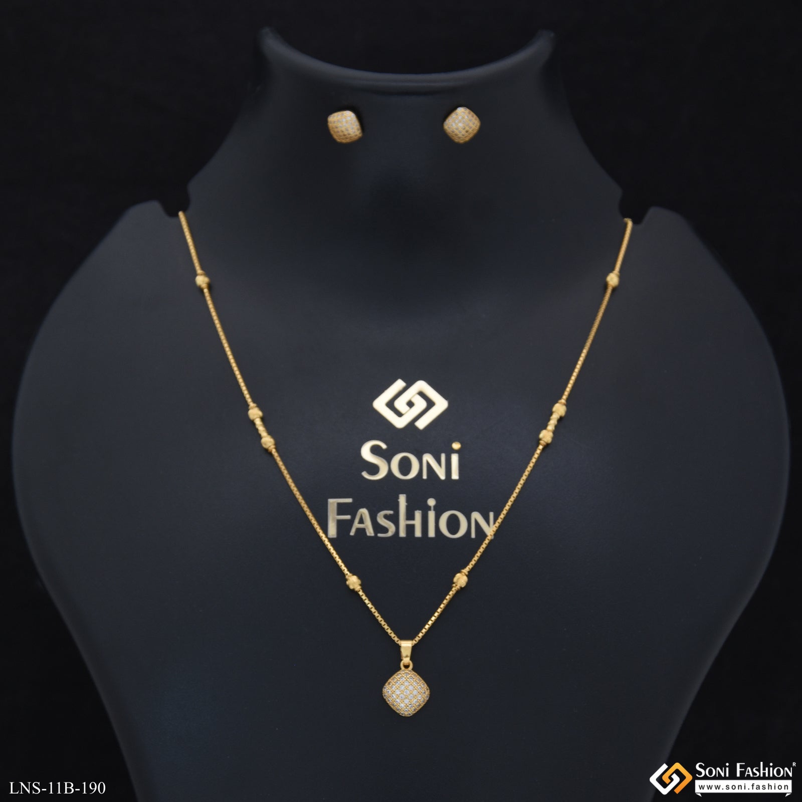 Unique Design Gold Plated Chain Pendant With Earrings for Ladies