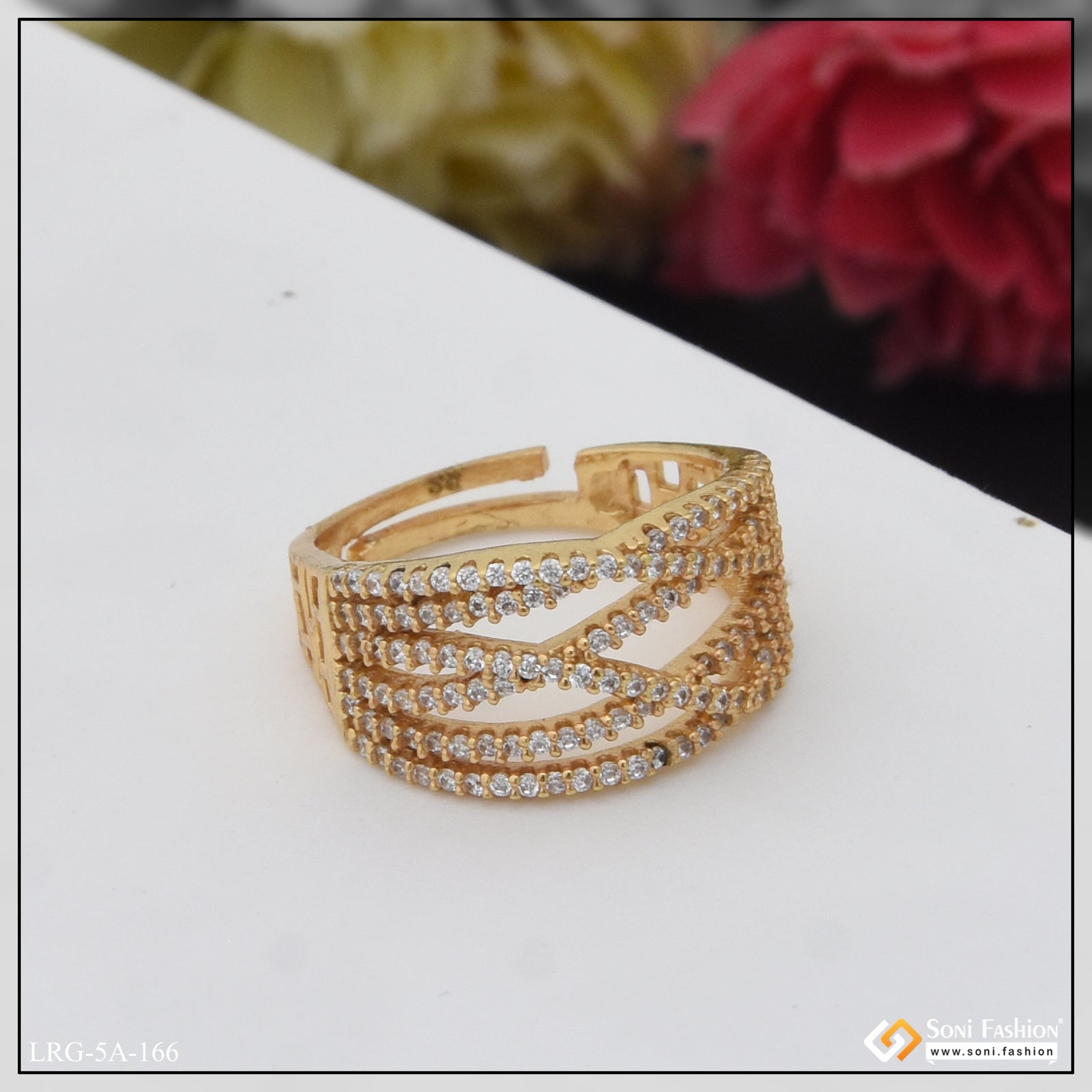 Finely Detailed with Diamond Chic Design Gold Plated Ring for Lady Style LRG-166
