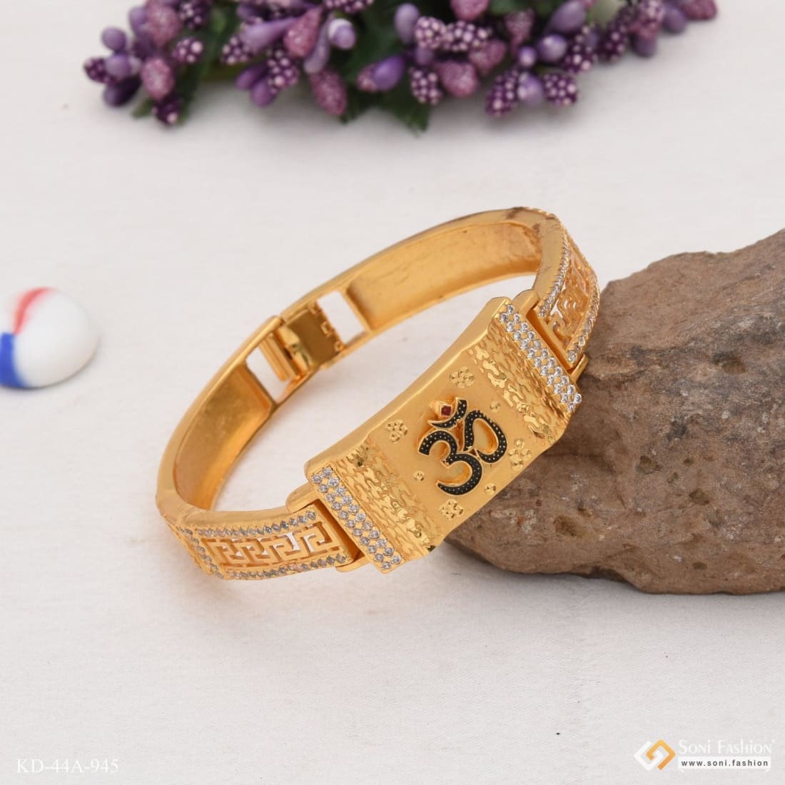 Gold Plated Om Bead Bracelet – The Zen Life