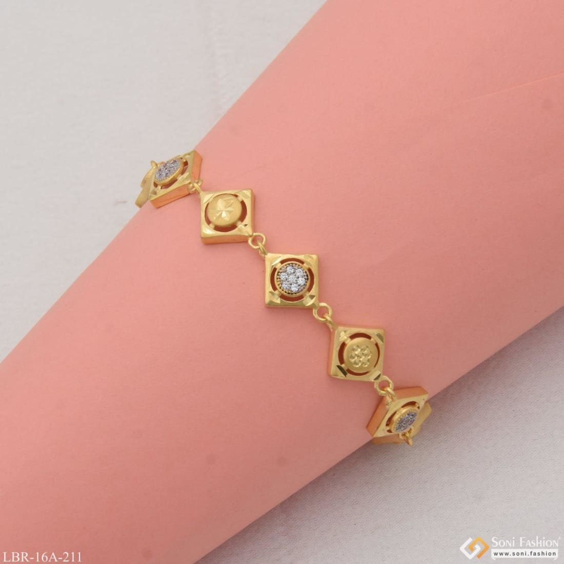 Trends Of Fashion Bracelets In 2020 | Gold bracelet for girl, Gold bracelet,  Gold bracelet for women