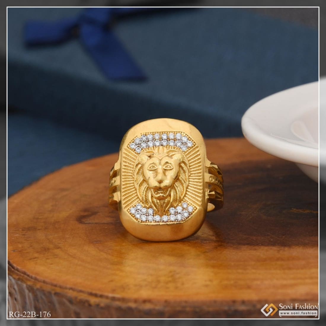 Vintage Diamond Gold Lion Head Men's Ring - Antique Jewelry | Vintage Rings  | Faberge EggsAntique Jewelry | Vintage Rings | Faberge Eggs