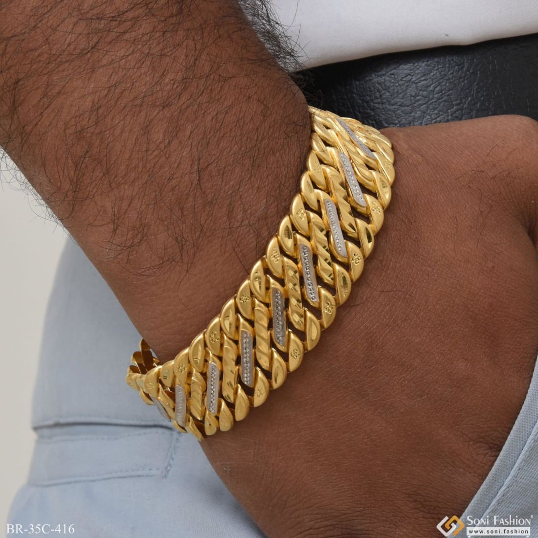 Gold chain 916 Hallmark 5 Tola Total weight 50 gram Length 18 inch #chain # gold #jewellerydesign #nawabi #look #goldjewelry #don #bhai #goldchains...  | By Kohinoor JewellersFacebook