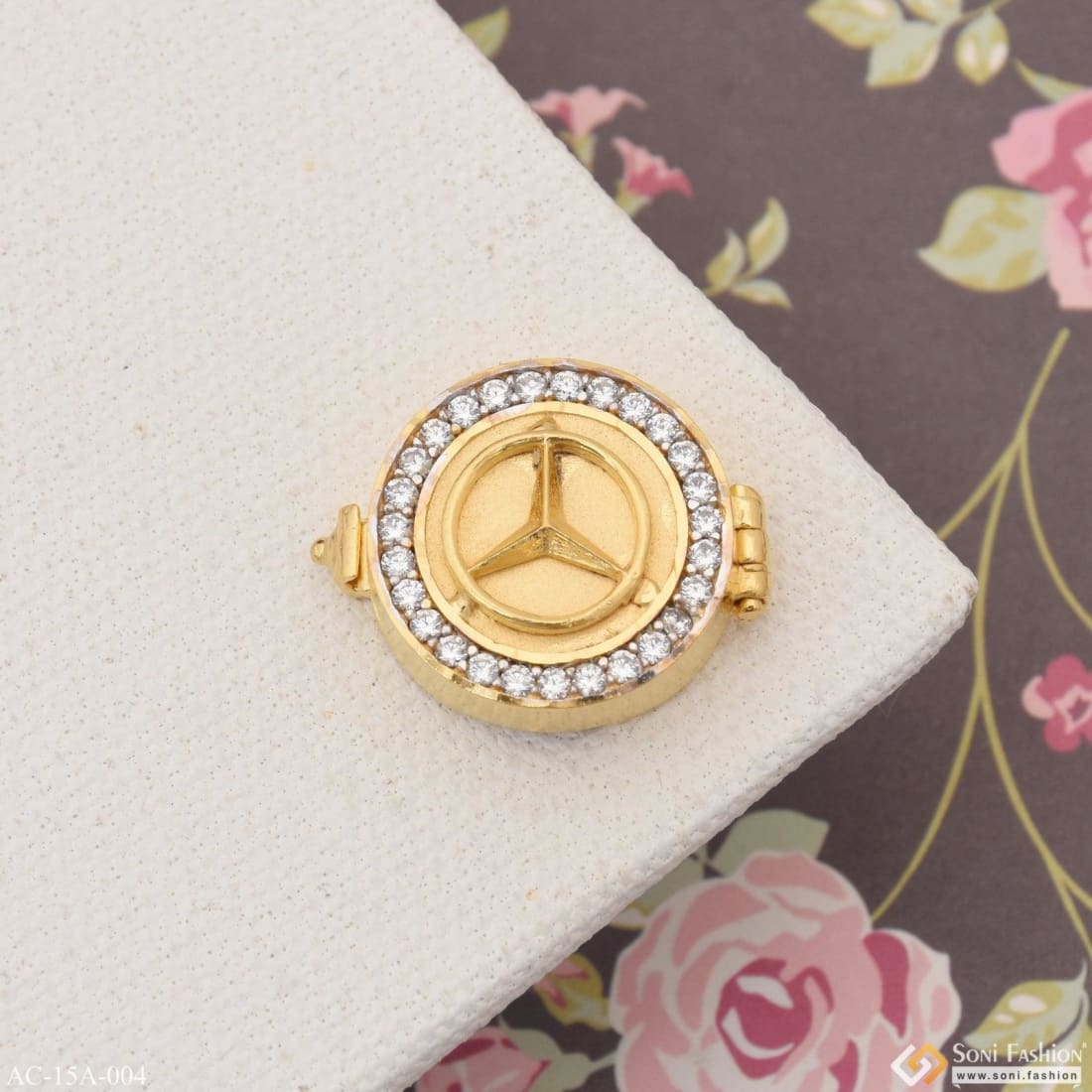 Buy quality 22 kt gold cz mercedes logo ring in Ahmedabad