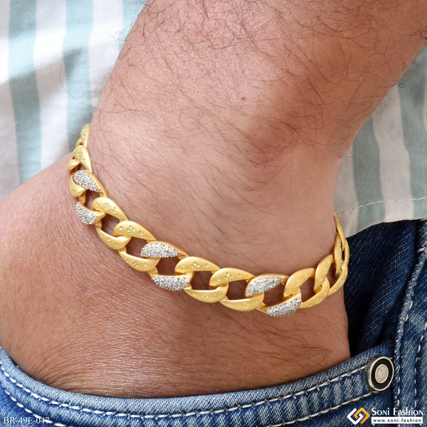 1 Gram Gold Plated Fashionable Design Link Bracelet for Men - Style E047