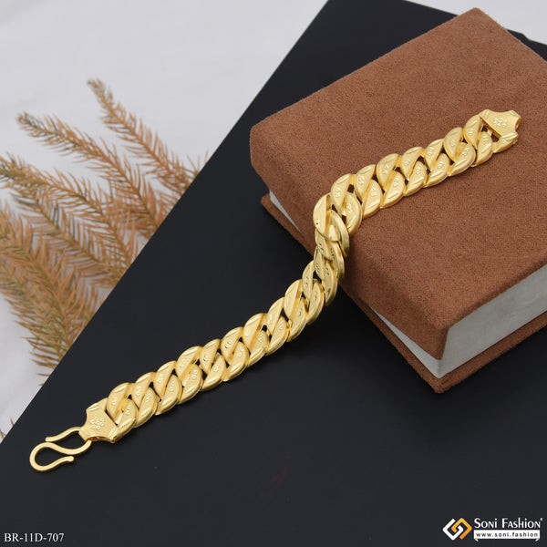 Artisanal Design Gold Plated Pokal Bracelet for Men - Style D707
