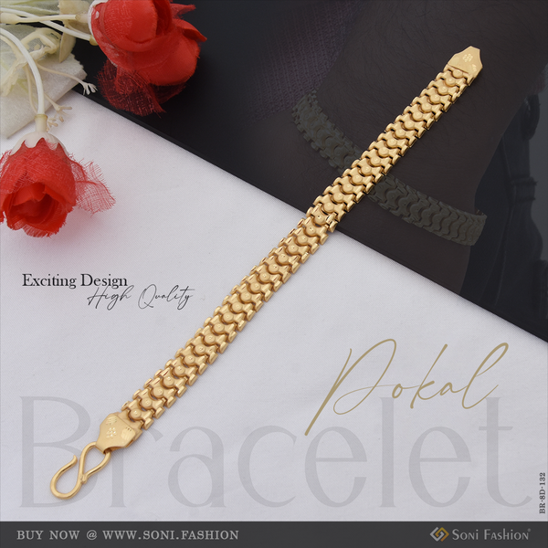 Exciting Design High-Quality Gold Plated Pokal Bracelet for Men - Style D132