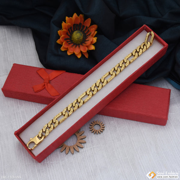 Latest Design Golden Color Cuban Link Bracelet for Men - Style D988