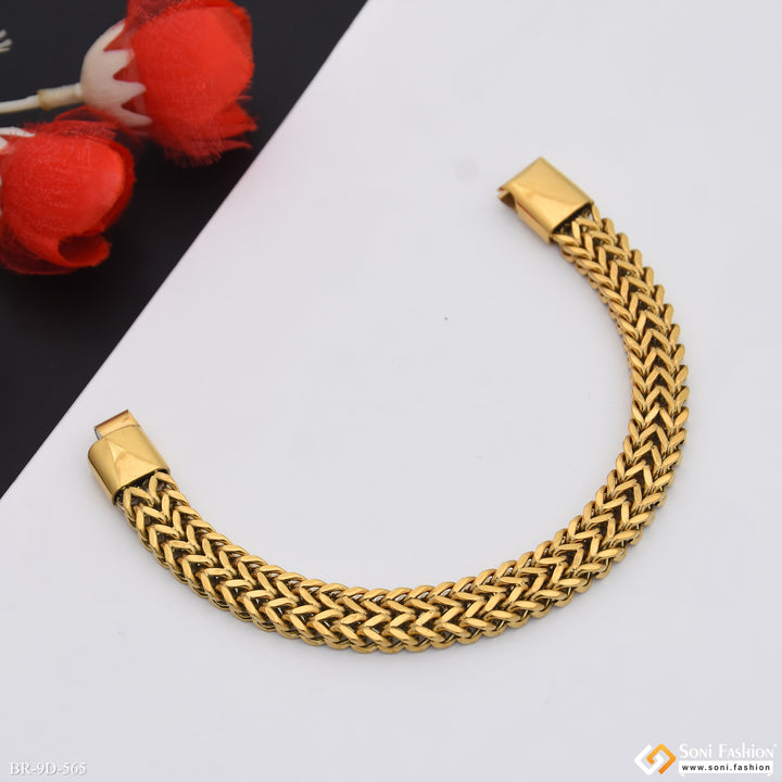 Best Quality Golden Color Stainless Steel Bracelet for Men Style D565