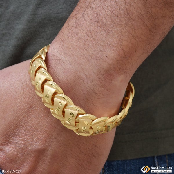 Glamorous Design Gold Plated Pokal Bracelet for Men - Style D627