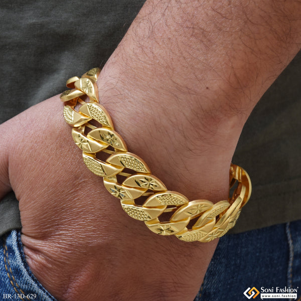 Delicate Design Gold Plated Pokal Bracelet for Men - Style D629