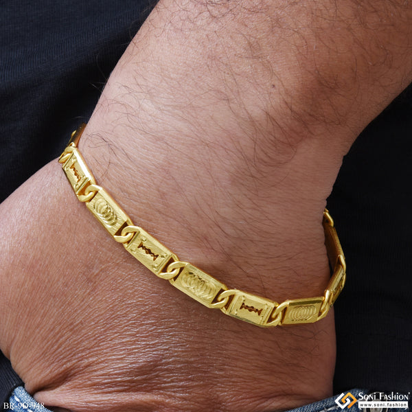 Excellent Design Gold Plated Nawabi Bracelet for Men - Style D948