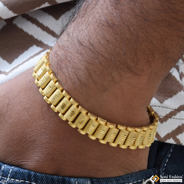 Best Quality Durable Design Gold Plated Bracelet for Men - Style E104
