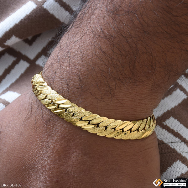Delicate Design Gold Plated Bracelet for Men - Style E102