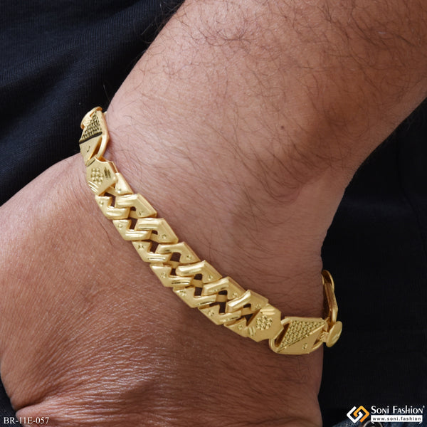 Excellent Design Gold Plated Pokal Nawabi Bracelet for Men - Style E057