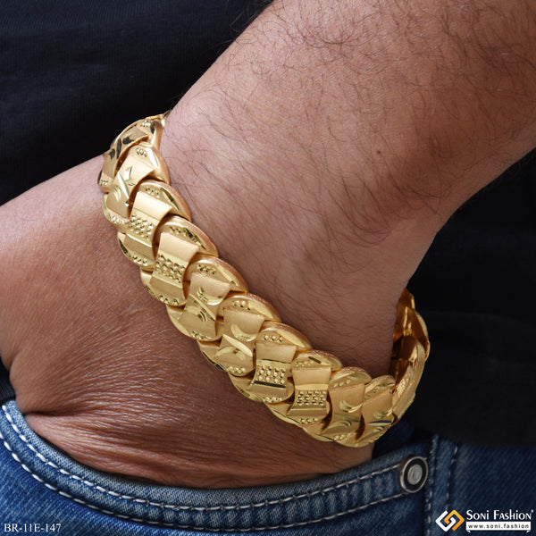 Extraordinary Design Gold Plated Pokal Bracelet for Men - Style E147