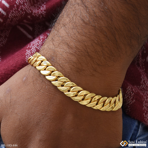Fabulous Design Gold Plated Pokal Bracelet for Men - Style D846
