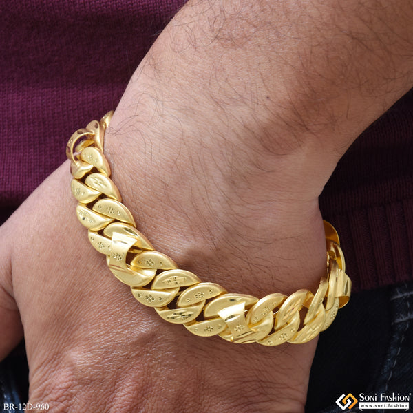 Fashionable Design Gold Plated Pokal Bracelet for Men - Style D960
