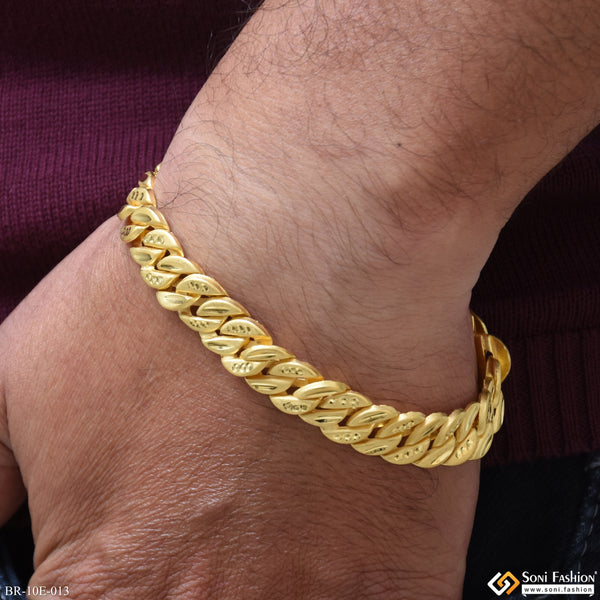 Fashionable Design Gold Plated Pokal Bracelet for Men - Style E013