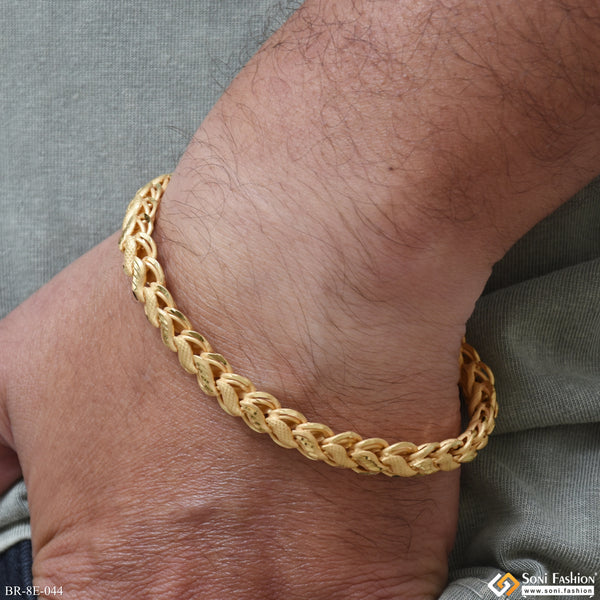 Gorgeous Design Gold Plated Kohli Bracelet for Men - Style E044