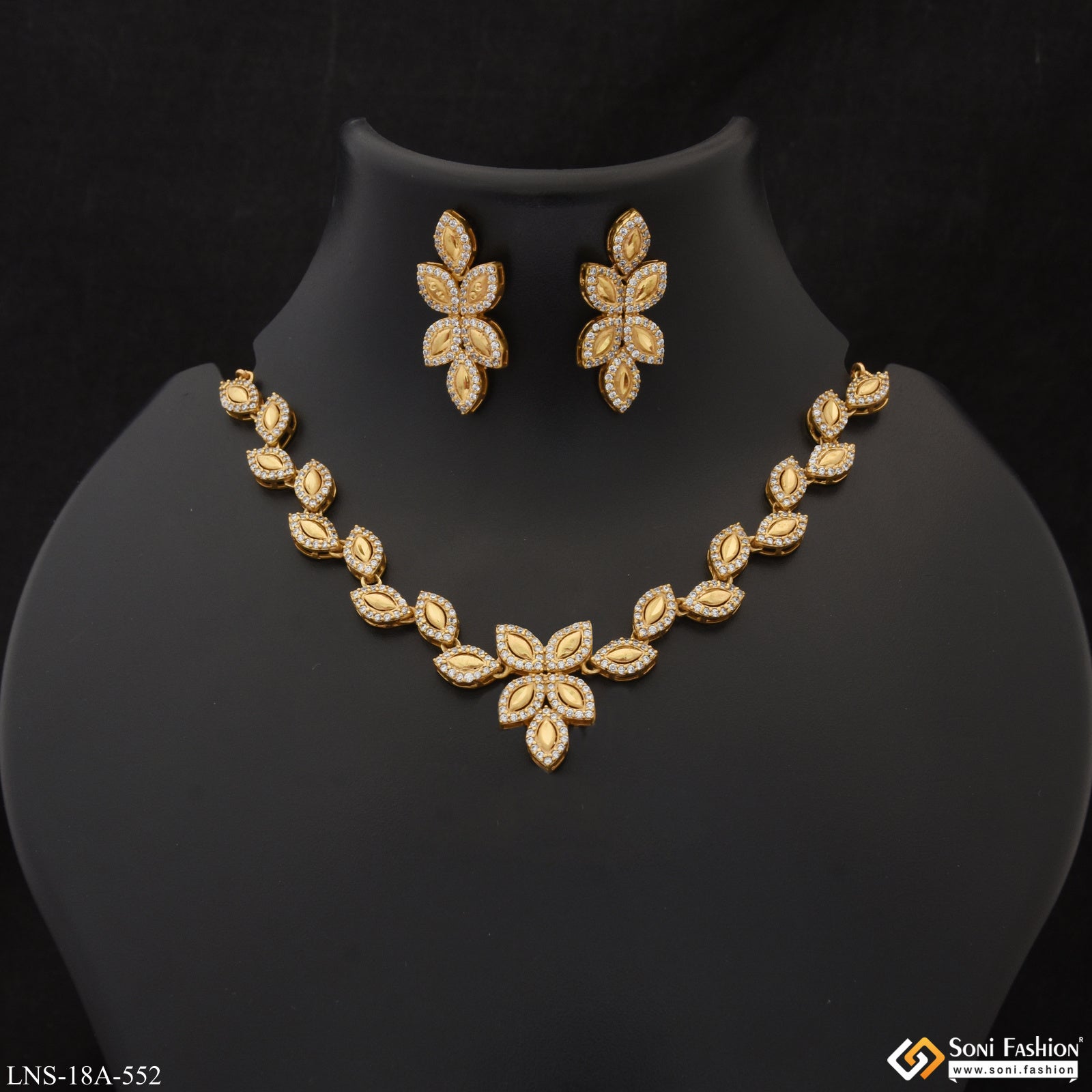 latest trendy gold necklace with earrings designs - Fashion Beauty Mehndi  Jewellery Blouse… | Bridal jewelry sets, Indian bridal jewelry sets, Gold  fashion necklace