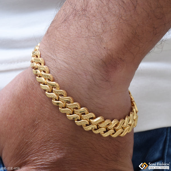Latest Design Gold Plated Pokal Nawabi Bracelet for Men - Style E058