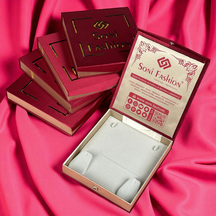 Necklace box by 'Soni Fashion' 