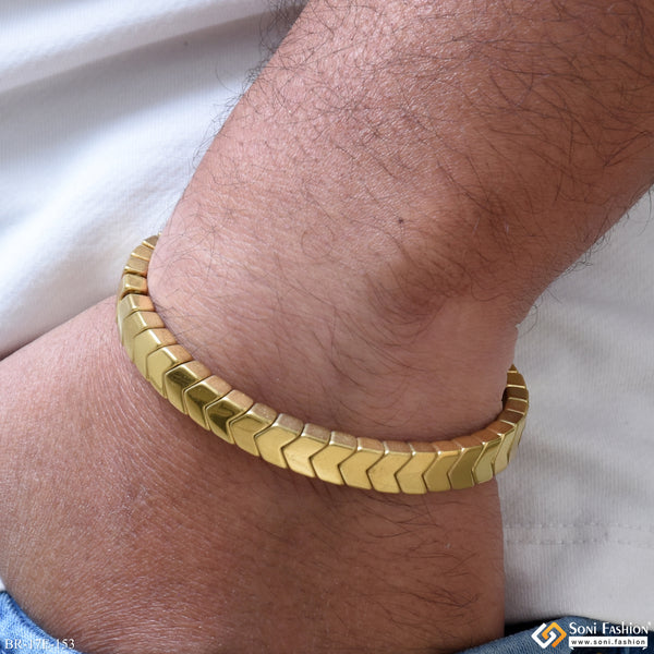 Prominent Design Golden Color Ceramic Bracelet for Men - Style E153