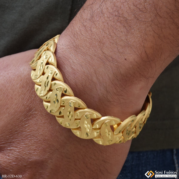 Traditional Design Gold Plated Pokal Bracelet for Men - Style D630