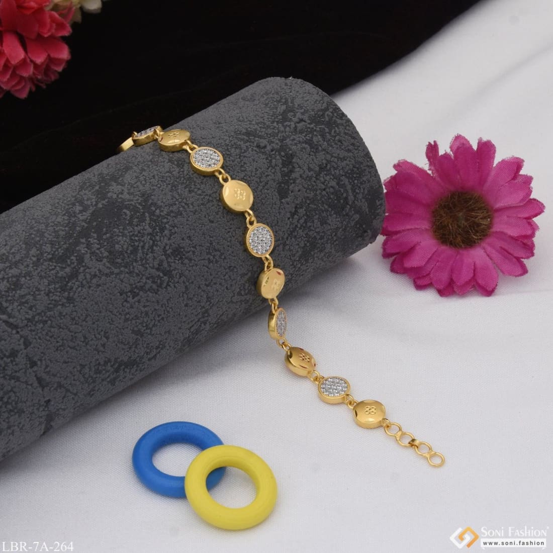 gold bracelet design for girl ,latest gold bracelet designs 2020, Huge  collection gold pola … | Gold bracelet simple, Gold bangles for women, Gold  bracelet for girl
