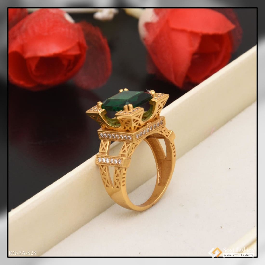 Green sapphire yellow gold engagement ring / Tilia | Eden Garden Jewelry™