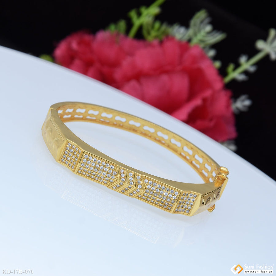 Soni Fashion - kada - Arrow with Diamond Latest Design High-Quality Gold Plated Kada for Men - Style B076