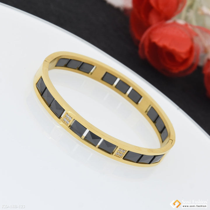 Soni Fashion - kada - Trending Design Black & Golden Color Ceramic & Steel Kada for Men - Style B123