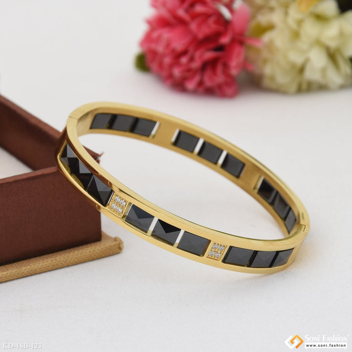 Soni Fashion - kada - Trending Design Black & Golden Color Ceramic & Steel Kada for Men - Style B123