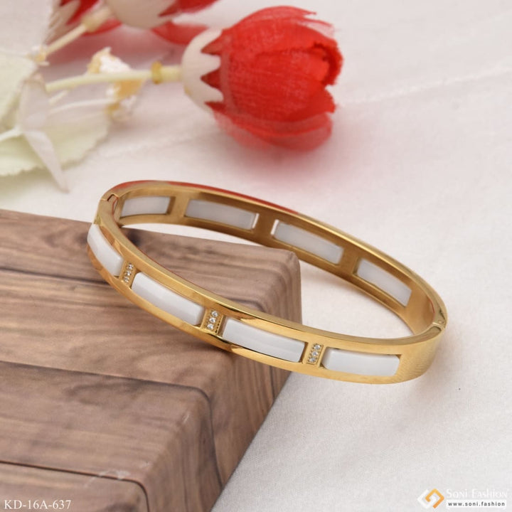 Soni Fashion - kada - White Ceramic with Diamond Artisanal Design Golden Color Kada - Style A637