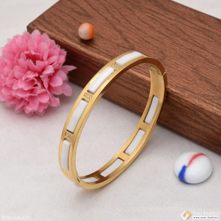 Soni Fashion - kada - White Ceramic with Diamond Artisanal Design Golden Color Kada - Style A637