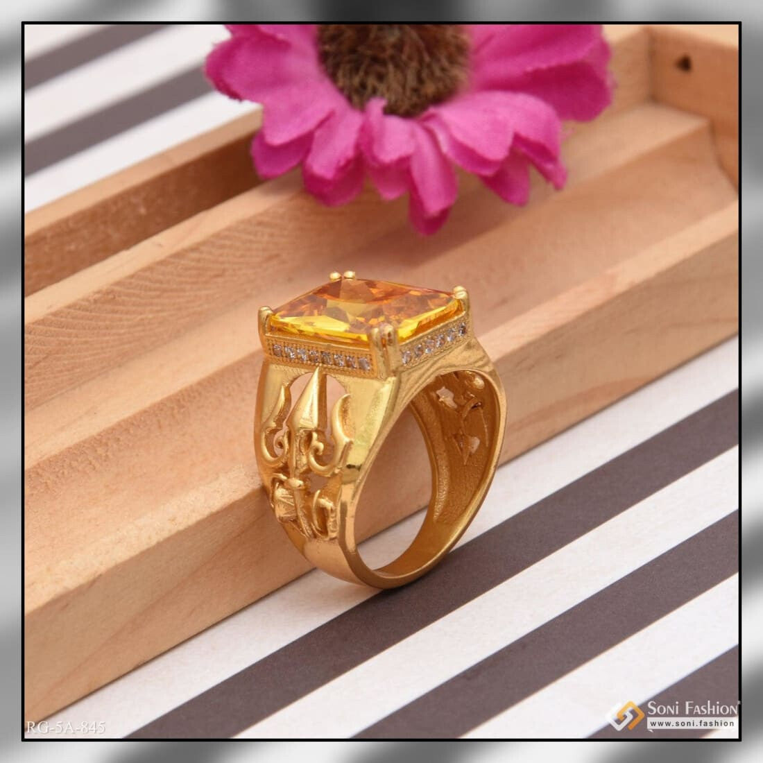 Dazzle Gold Ring With Name |